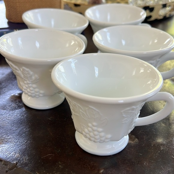 Vintage milk glass cups 5 Harvest Grape - Picture 3 of 8